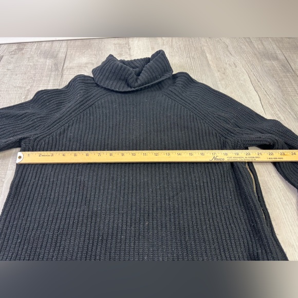 Reiss Black Turtleneck Sweater With Zipper detail Size Large - Picture 10 of 11
